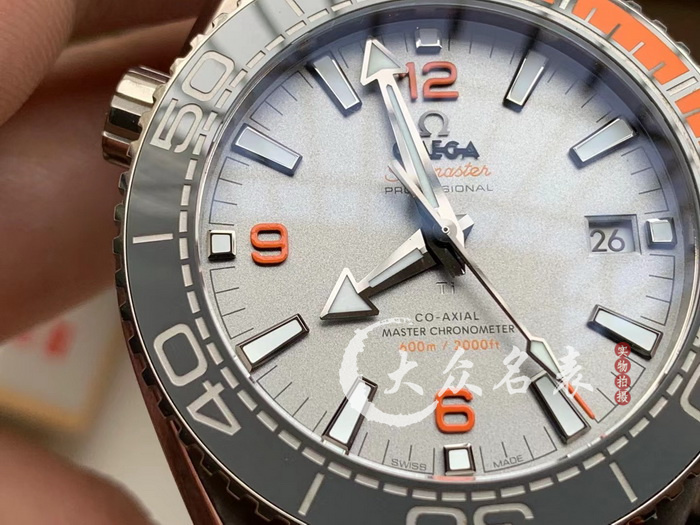 VS厂海马600四分之一橙（钛金属）手表介绍 第4张